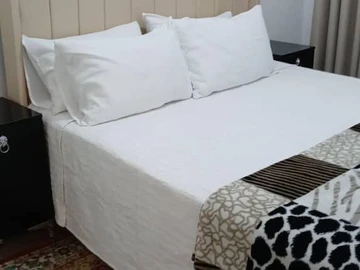 2 Bedroom Flat & Apartment