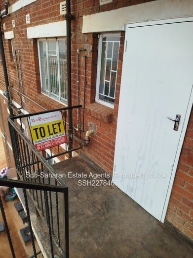 Neat Flat To Let!!!