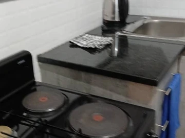 2 Bedroom Flat & Apartment