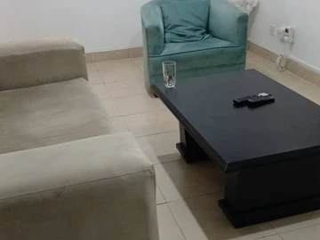 2 Bedroom Flat & Apartment