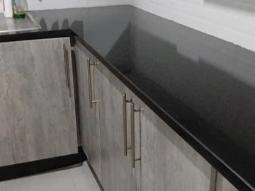 2 Bedroom Flat & Apartment