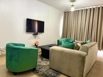 2 Bedroom Flat & Apartment
