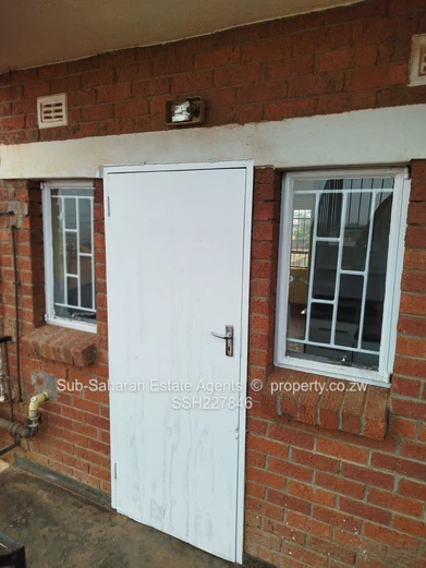 Neat Flat To Let!!!
